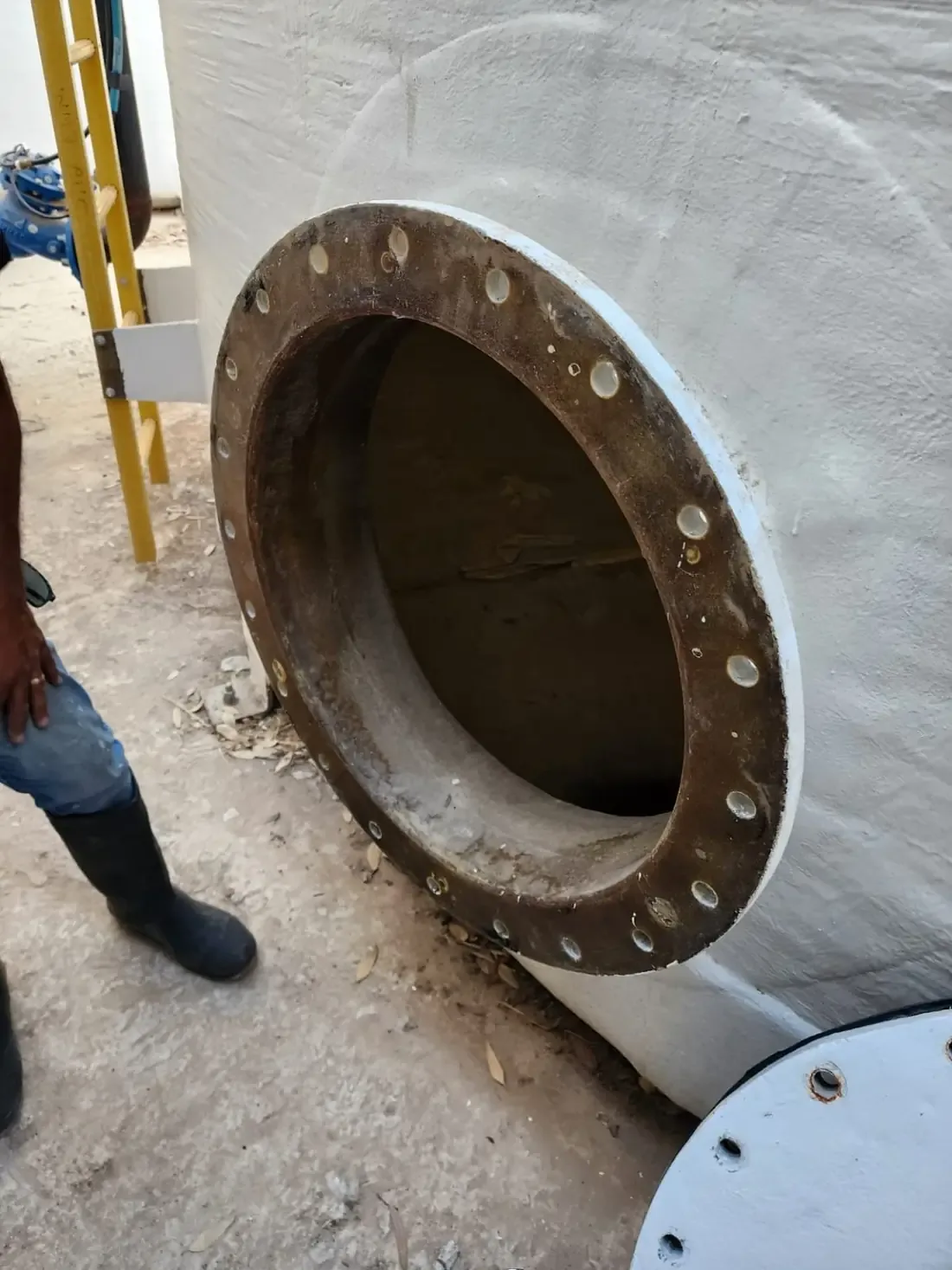 פתח שירות במאגר לבדיקת מצב פנימי